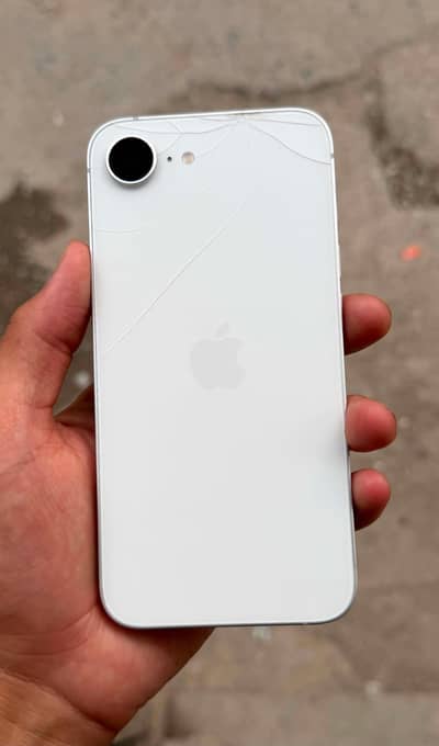 Apple iPhone 16e