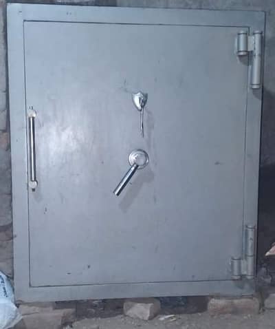 Safe Locker for Home /Office (Bank Type)