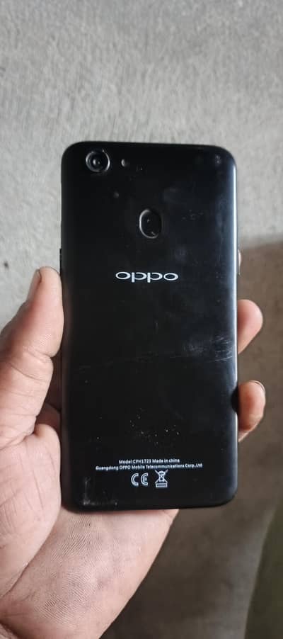 OPPO F5  4/32gb