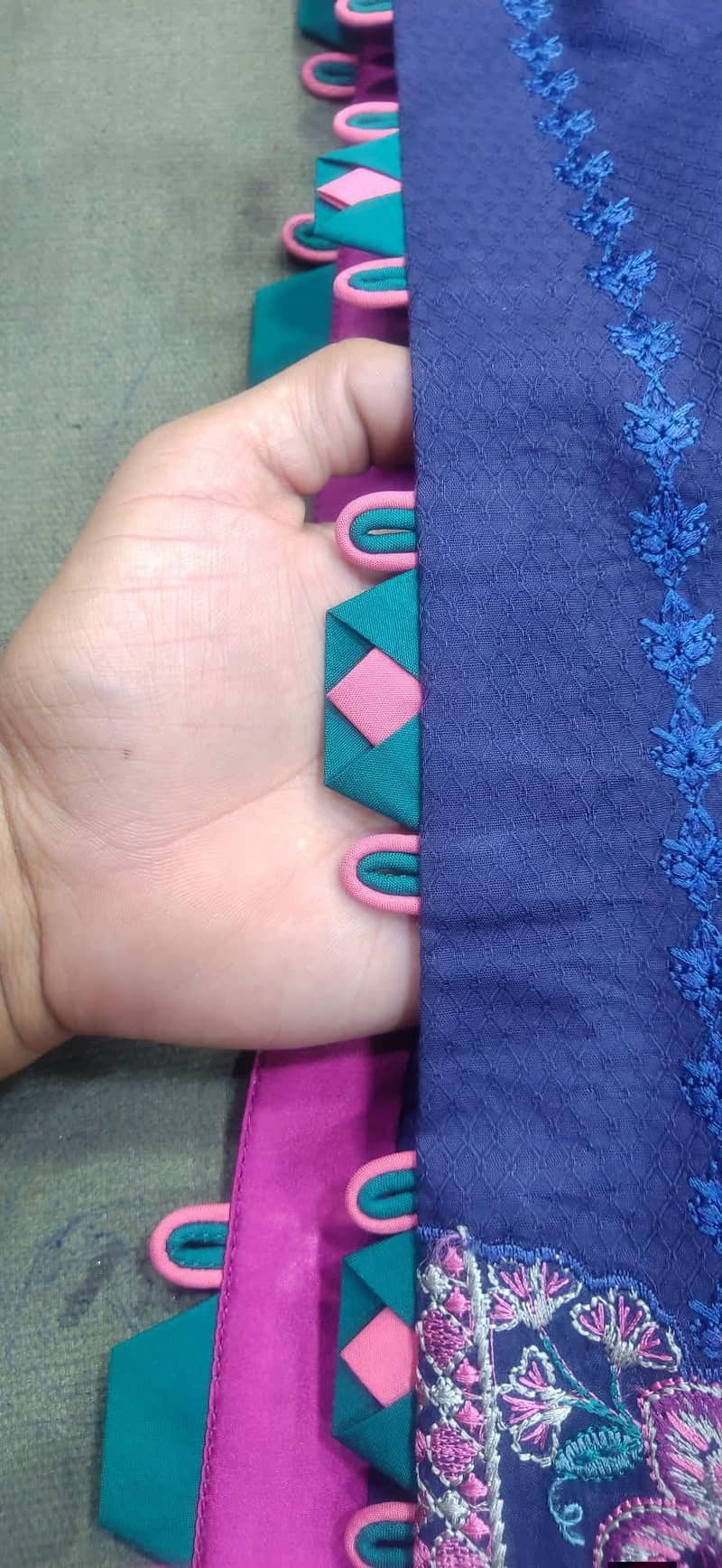 need a stitcher  ہمیں اپنے سلائی کے کام کرنے کے لیے ایک ککاریگر کی ہے 2