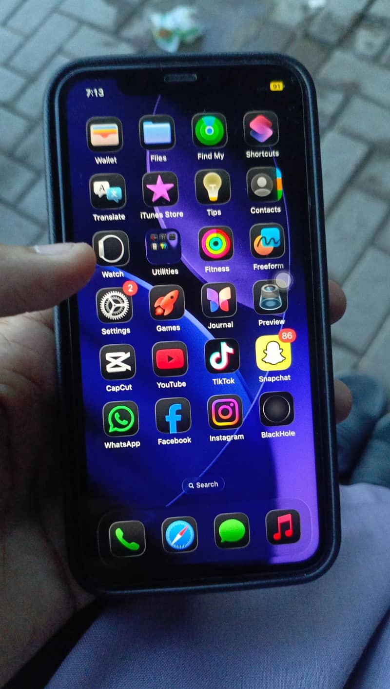 Apple iPhone 11 0