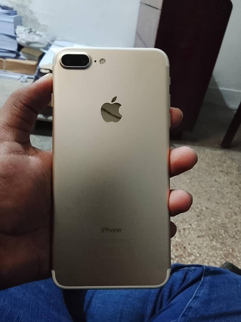 Apple iPhone 7 Plus 2