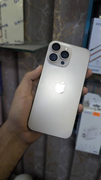 Apple iPhone 16 Pro Max