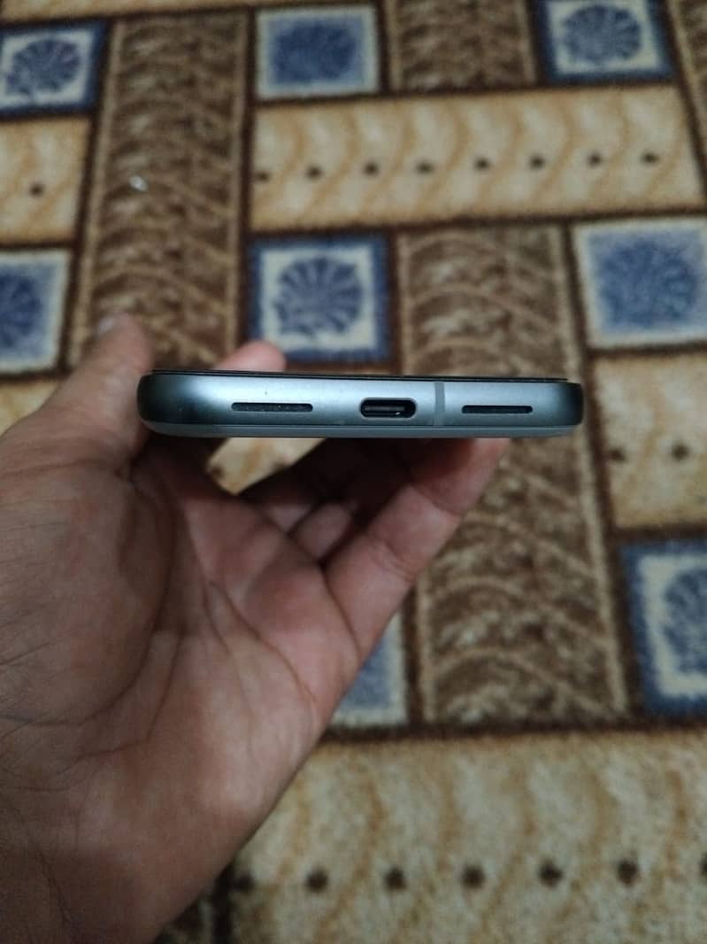 Google Pixel 8 2