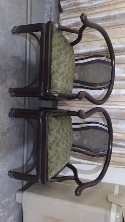 Sitting Chairs