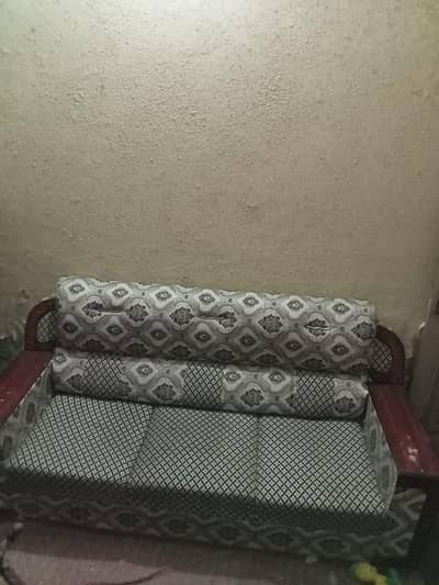 bhote acha sofa set hai comfortable hai