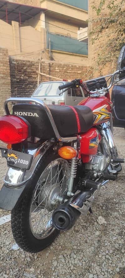 CG125 2025 model one hand bike like newly