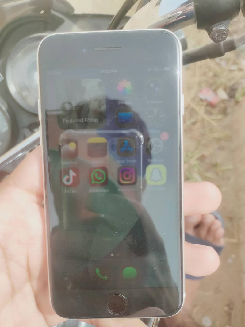 Apple iPhone SE 3rd generation 9