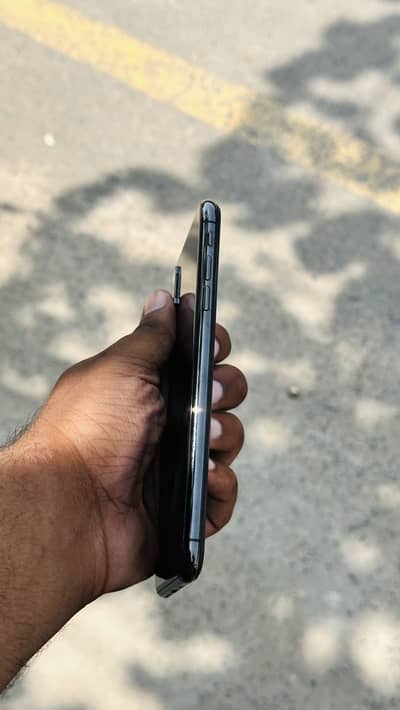 Apple iPhone XS Max wattsapp number 03082566534