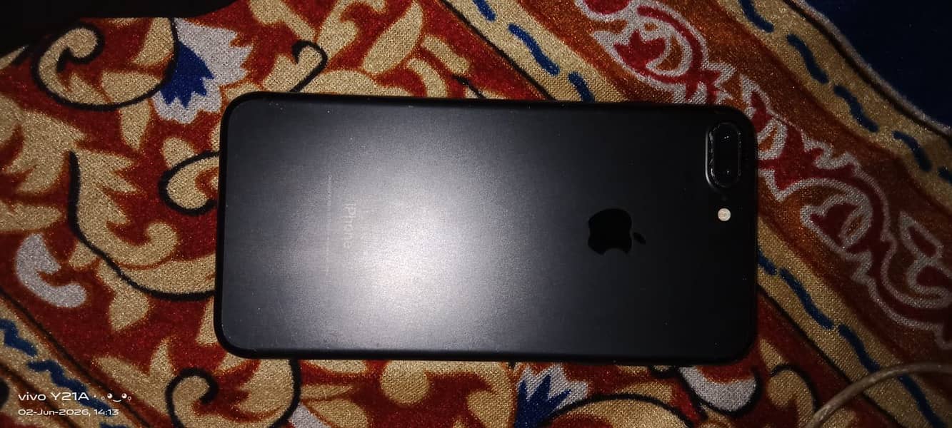 Apple iPhone 7 Plus 0