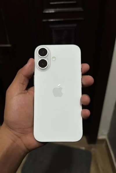 iPhone 16 95% health 128 gb with box