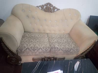 6 seater sofa set in 10/10 condition and an executive table for sale
