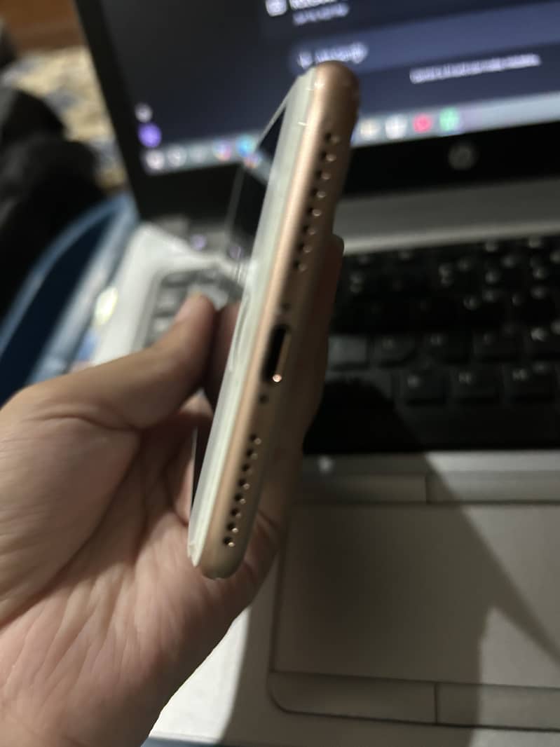 Apple iPhone 8 Plus 0