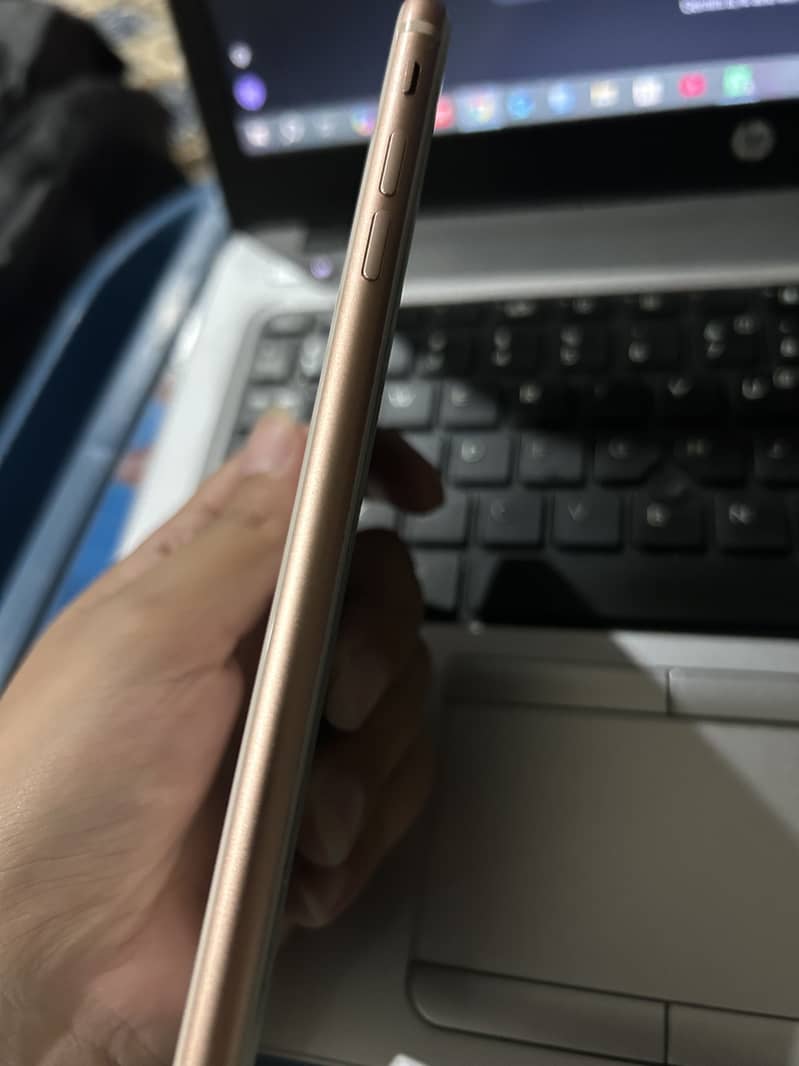 Apple iPhone 8 Plus 3