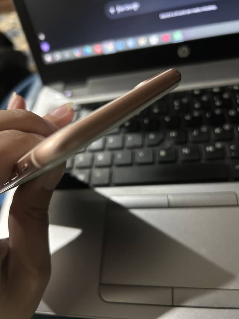 Apple iPhone 8 Plus 5
