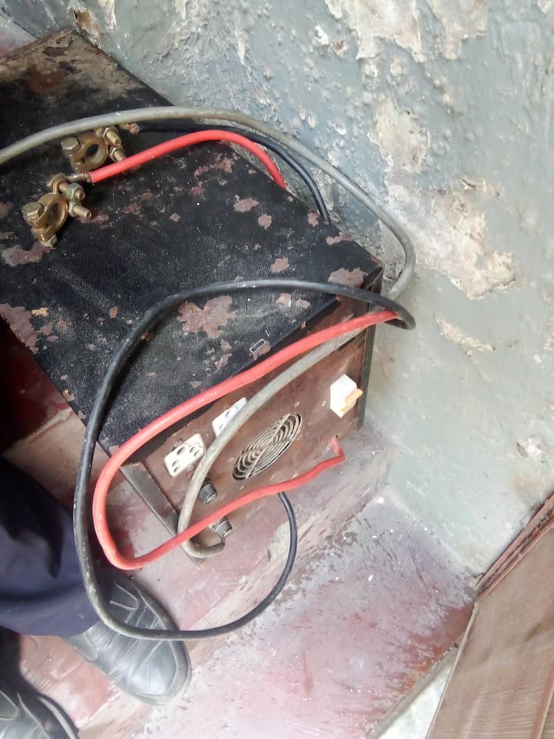 UPS 2000 WATTS 0