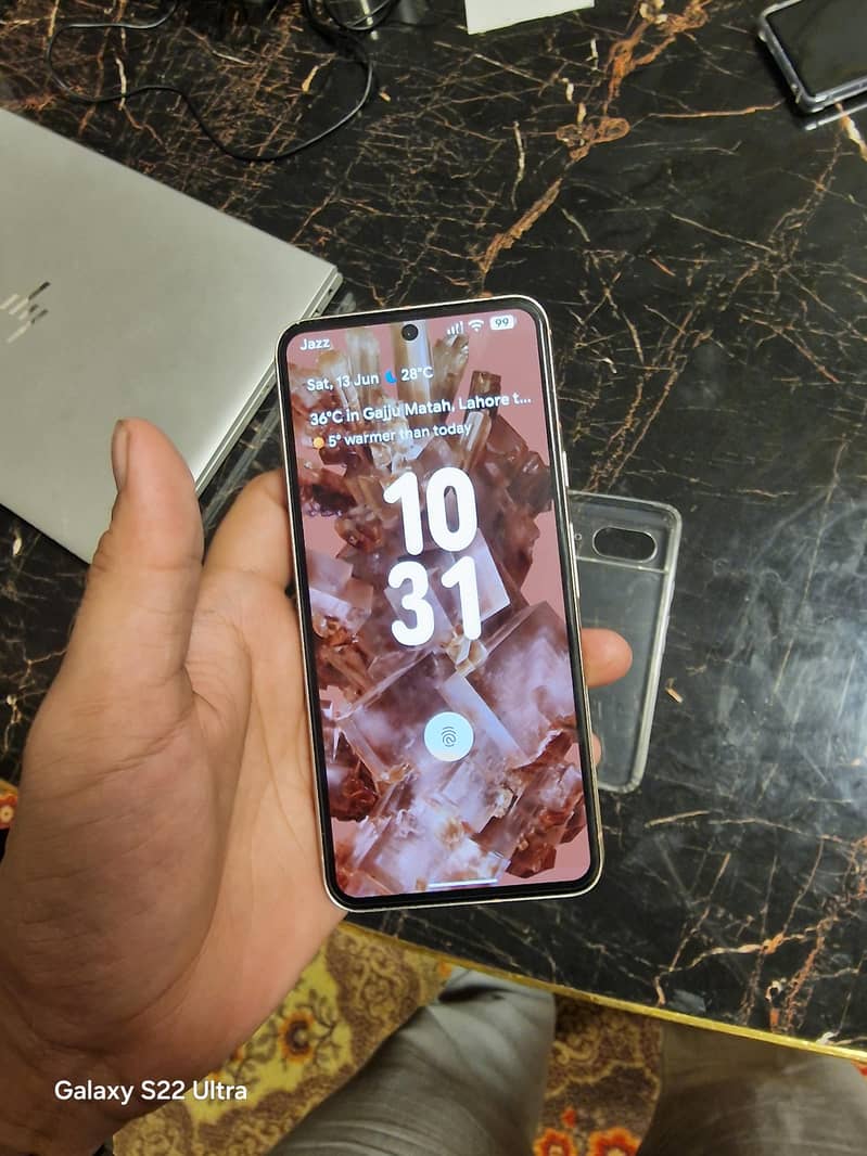 Google Pixel 8 1