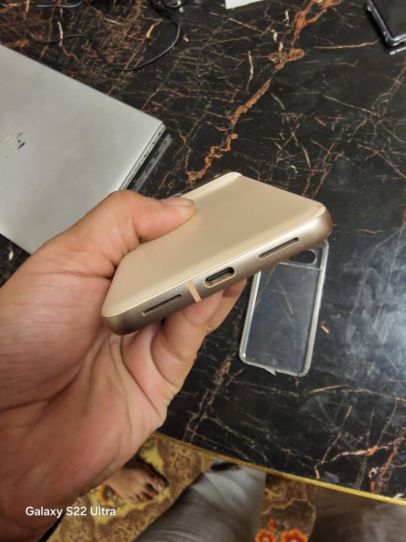 Google Pixel 8 5