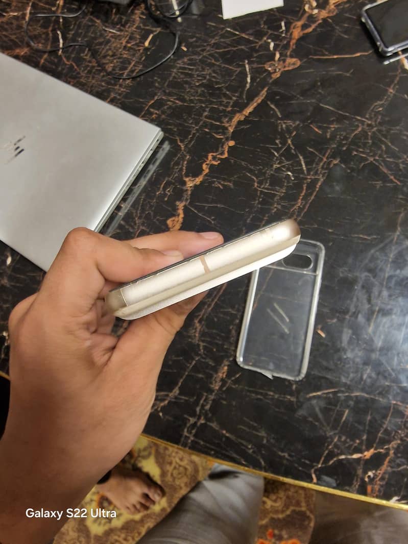 Google Pixel 8 6