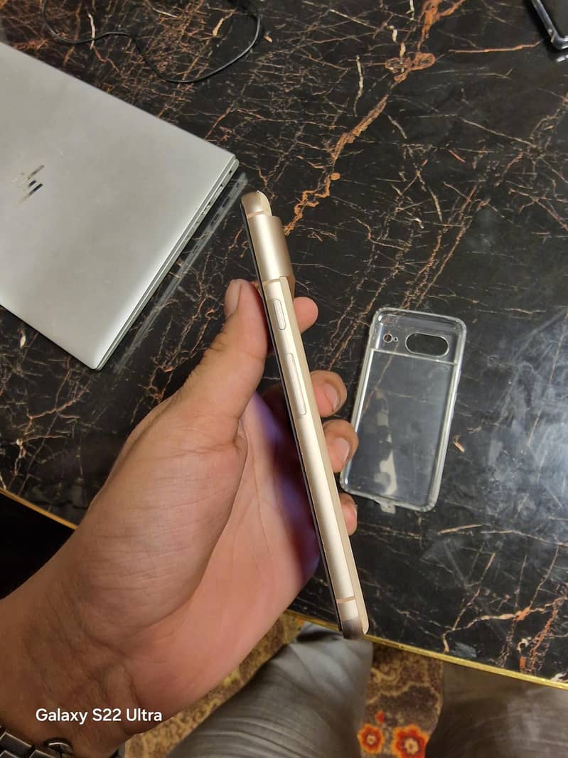 Google Pixel 8 7