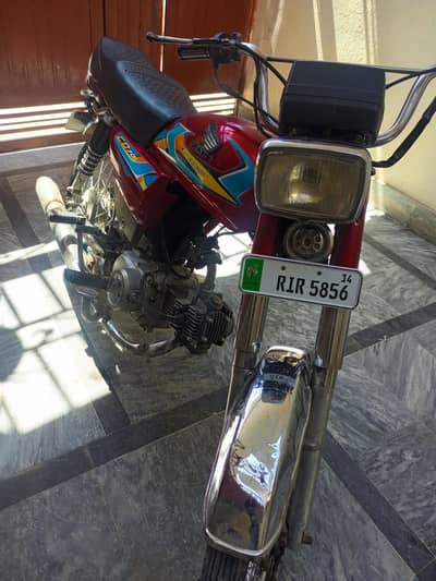 super hero 2014 model ha piston awaz deta ha head celandar k kam ha ji