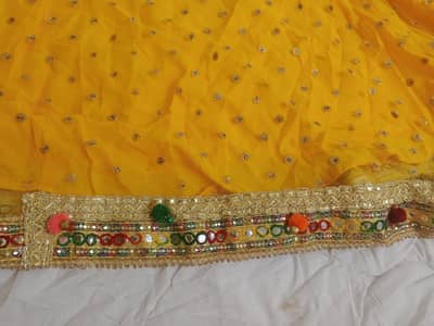 maion lenhga with jewellery