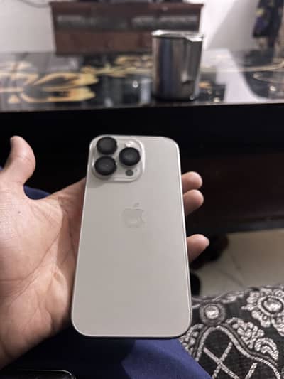 Apple iPhone 16 Pro