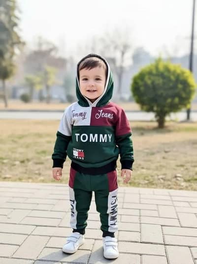 Kids tracksuit/ Hoodiaseet