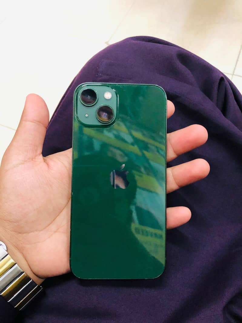 Apple iPhone 13 0
