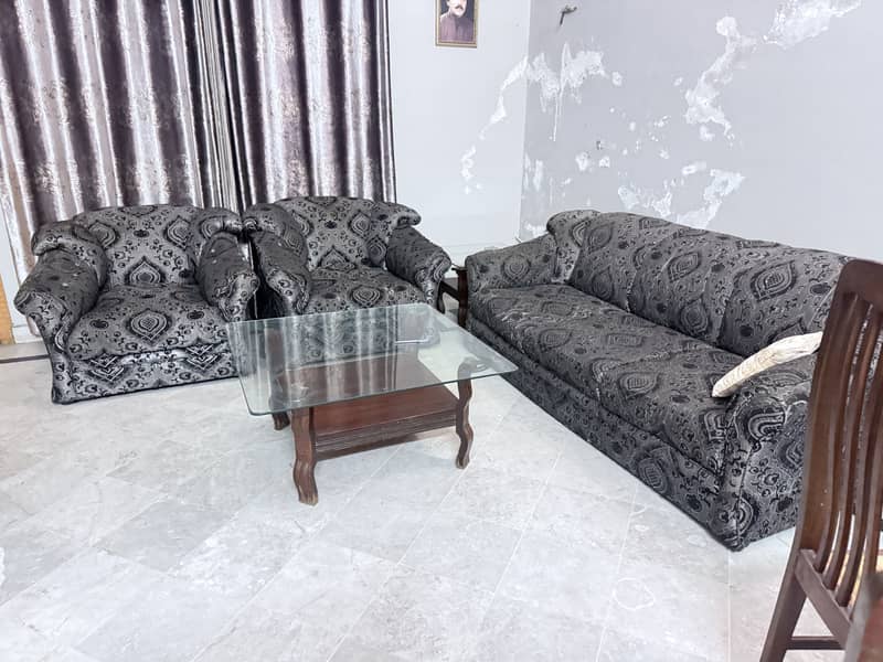 Used sofa set 1