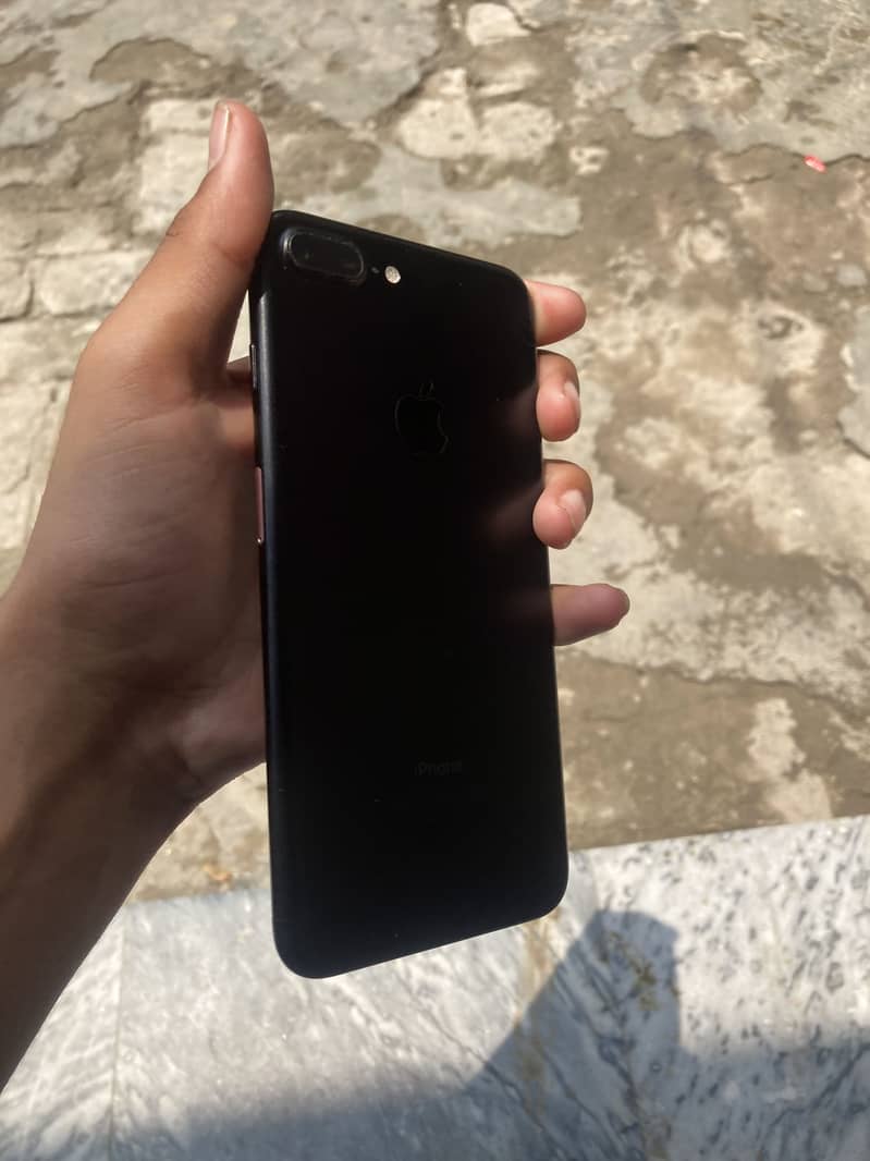 Apple iPhone 7 Plus 0