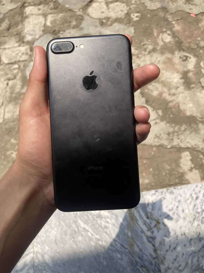 Apple iPhone 7 Plus 1