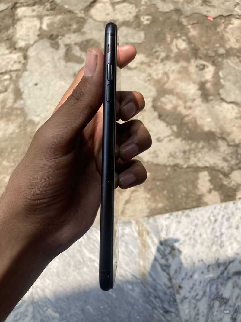 Apple iPhone 7 Plus 5