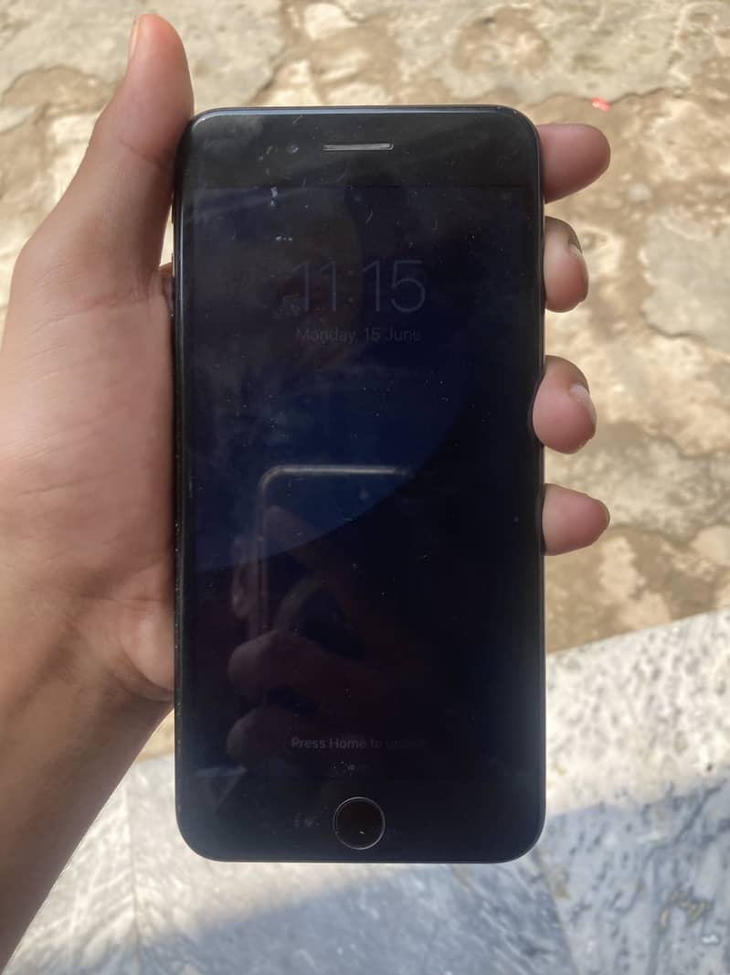 Apple iPhone 7 Plus 6