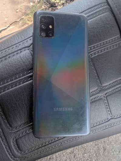 Samsung A51 mobile a one hai chalta sab thek hai bas non ptA