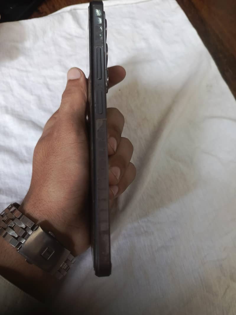 Realme C75 1