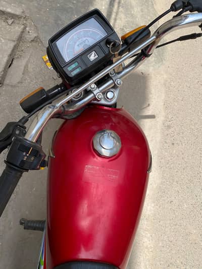 All bike ok total condition ok one hand use