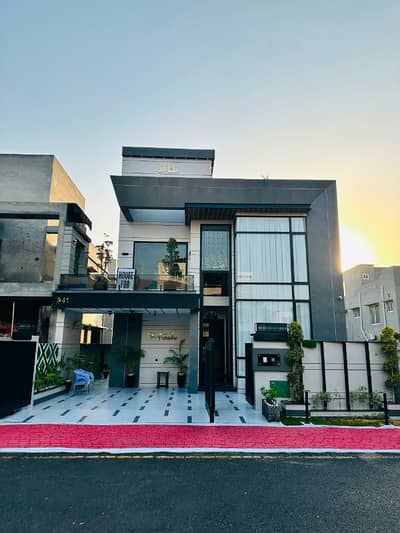 10 MARLA LUXURY FULL HOUSE FOR RENT QUAID BLOCK BAHRIA TOWN LAHORE