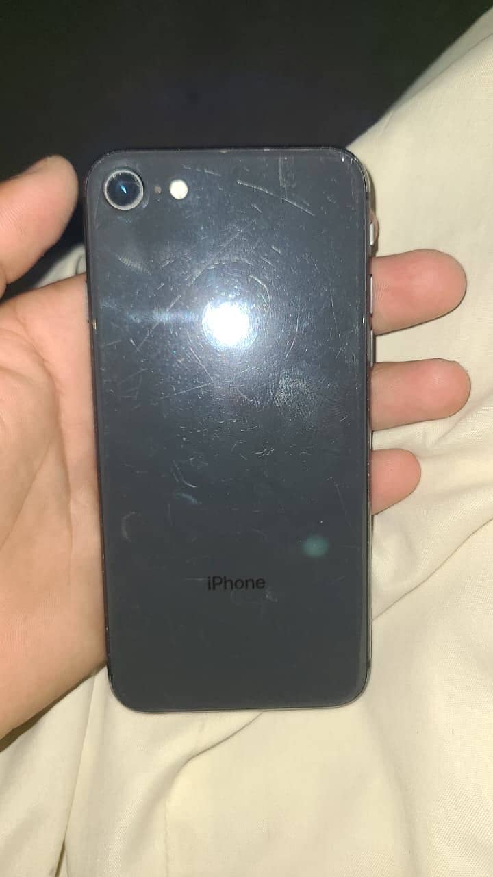 iPhone 8 0