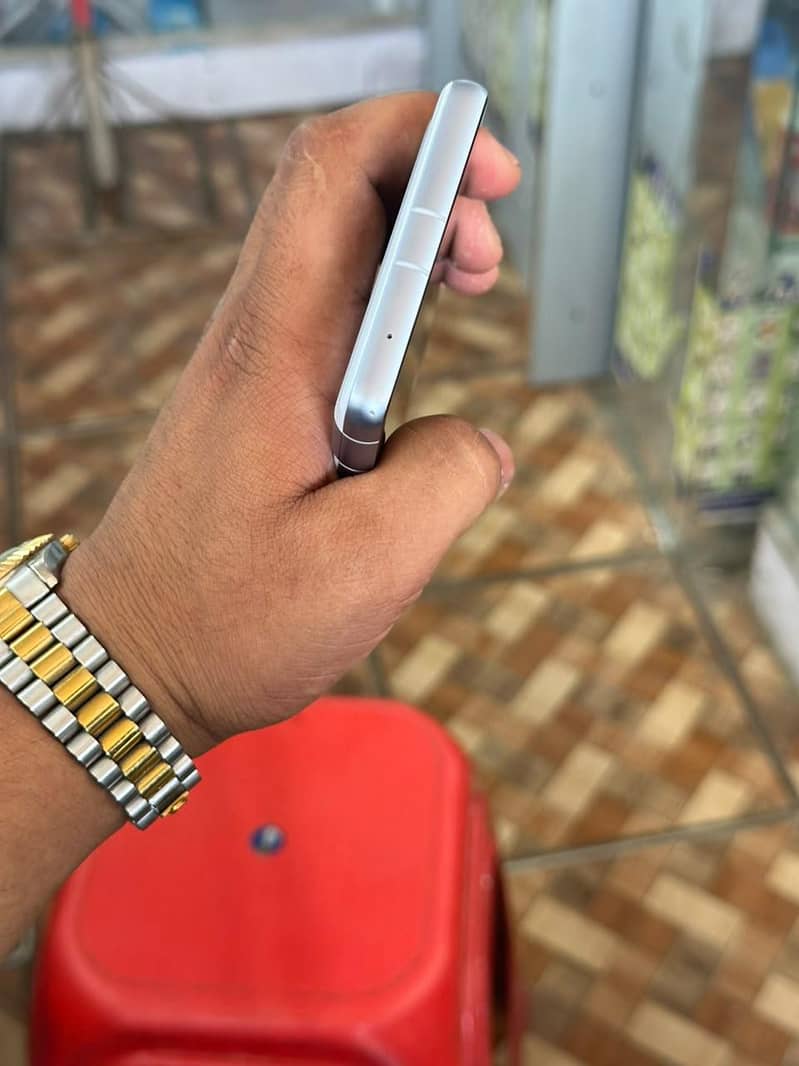 Google Pixel 7a 2