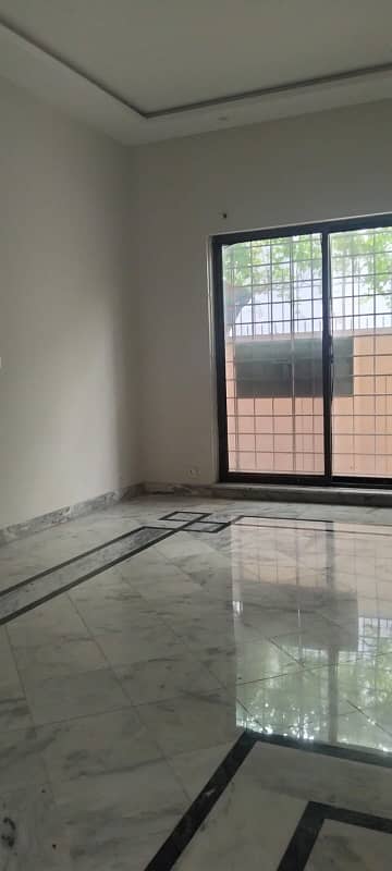 1.25 Kanal House Available For Rent in Main Cavalary Ground Lahore