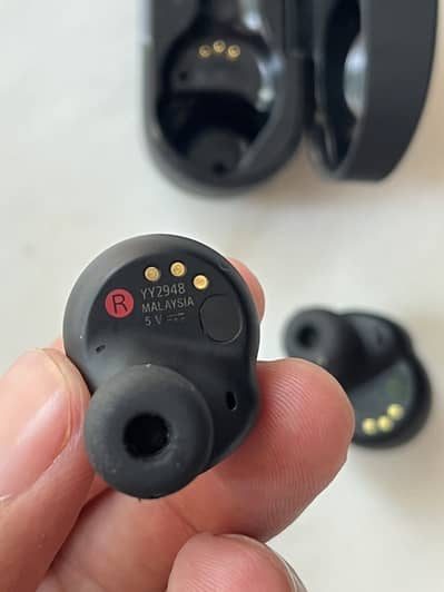 Sony Earphones WF-1000XM4 (Original) - Like New Lightly Used