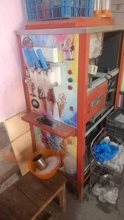 Ice cream machine