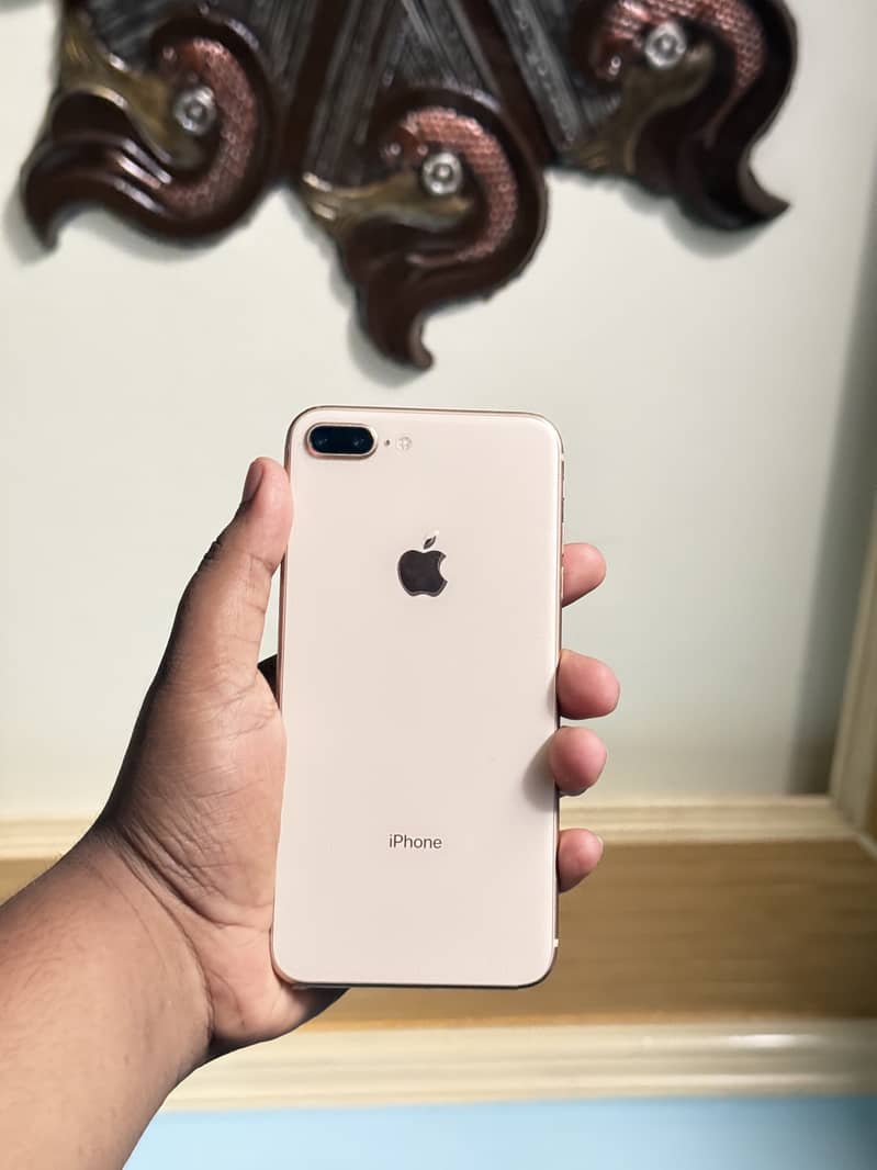 Apple iPhone 8 Plus 0