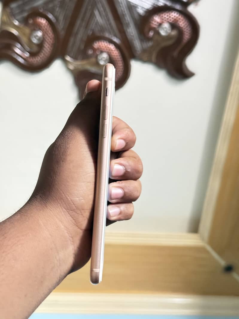 Apple iPhone 8 Plus 5