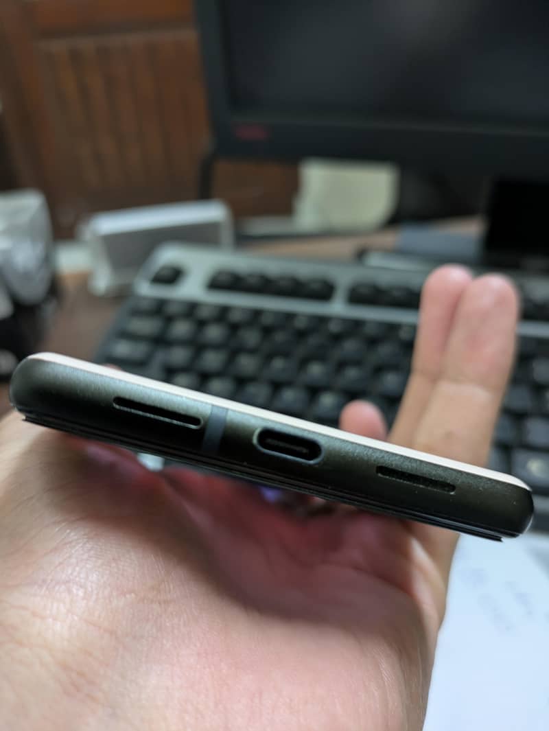 Google Pixel 6 4