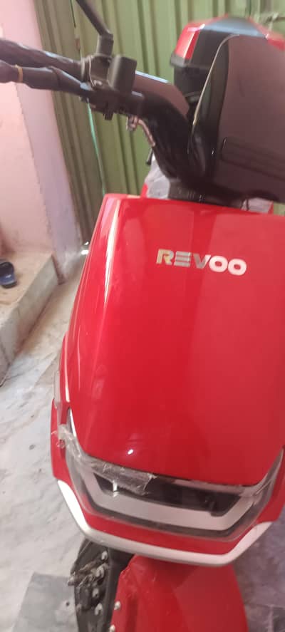 revooa12 with rear box