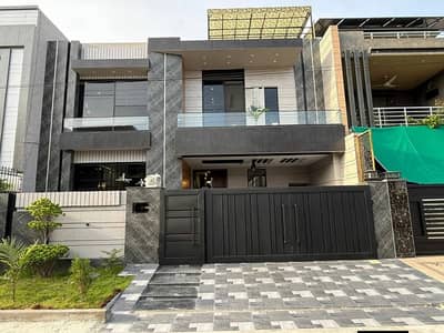 10 marla beautiful house for sale in bahira town lahore