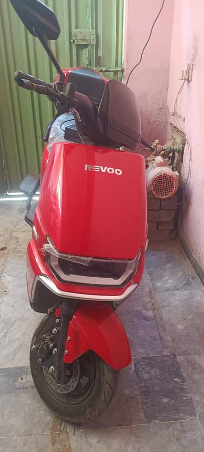 revooa12 with rear box