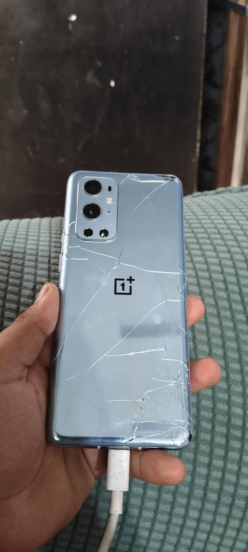 One Plus 9 Pro 12/256 0